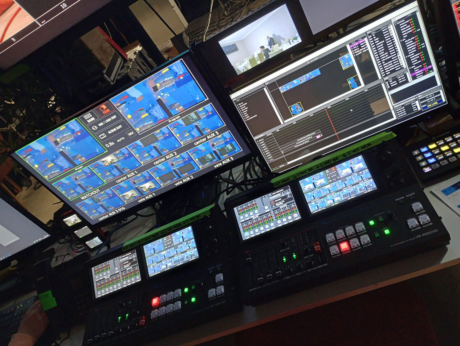 FILLandKEY Uses the Roland VR-400UHD