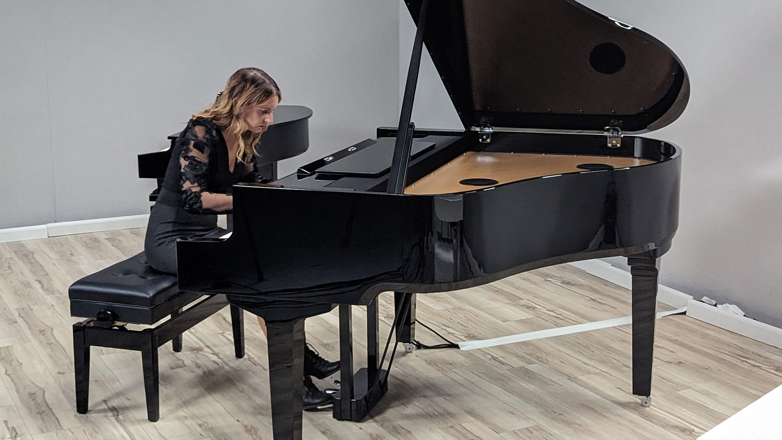 A Grand Event - Roland VR-120HD