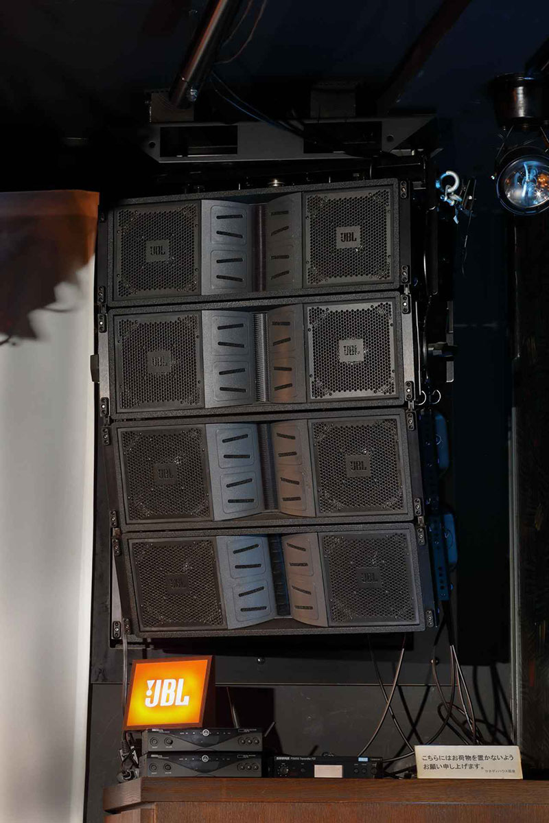 p2-2 JBL's line array