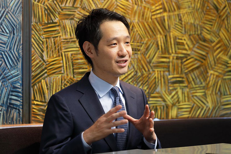 p2-3 Yuki Kase, President and CEO