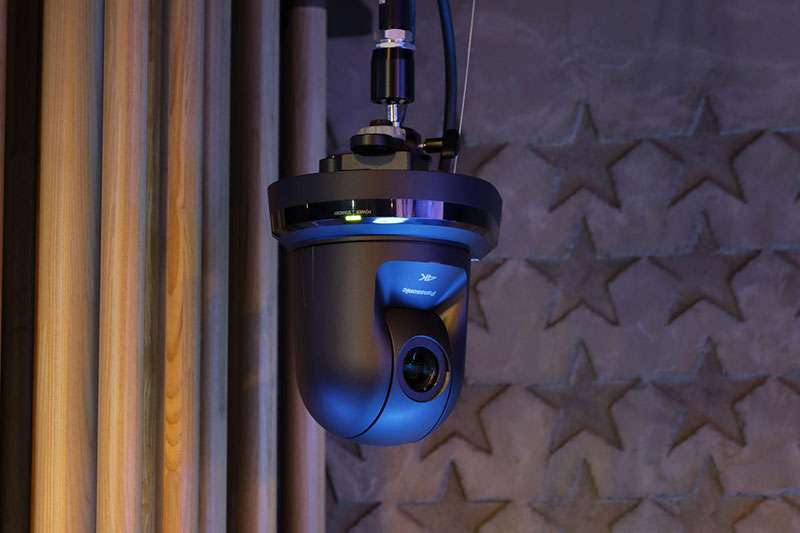 p4-2 The AW-UE70s are also installed in the stage left and right