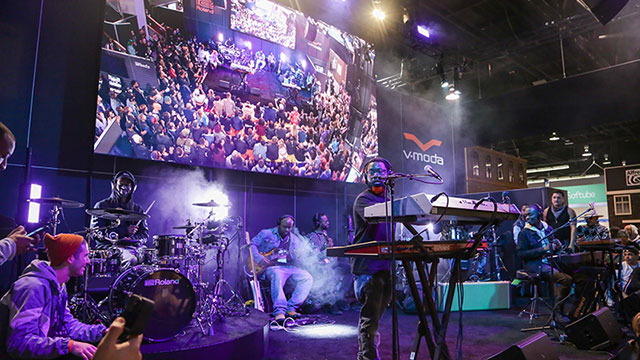 Roland auf der NAMM: ein Hybrid-Erlebnis im Wandel der Zeit