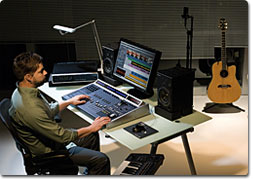 Roland Pro A/V - SONAR V-Studio 700 REAC Edition | Music