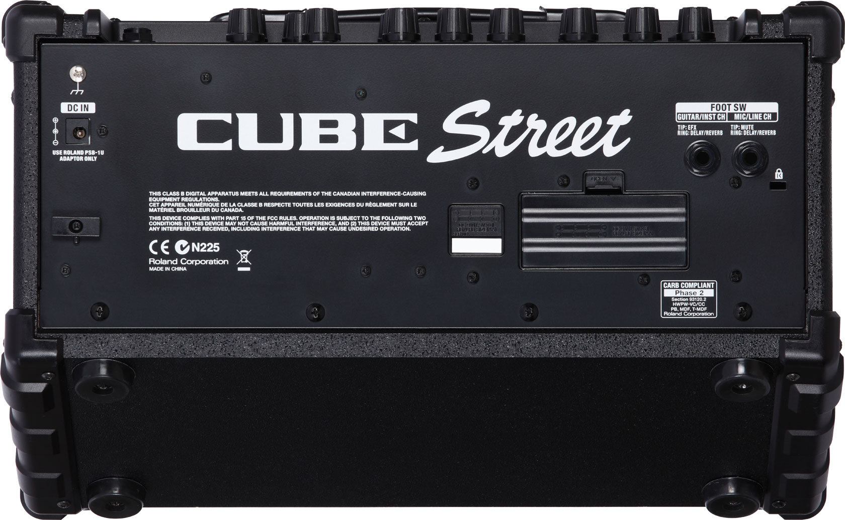 Ampli portable pour musicien de rue Cube Street II BOSS CUBE-ST2 La nouvelle génération des amplis Cube Roland au succès mondial désormais sous la marque BOSS 
