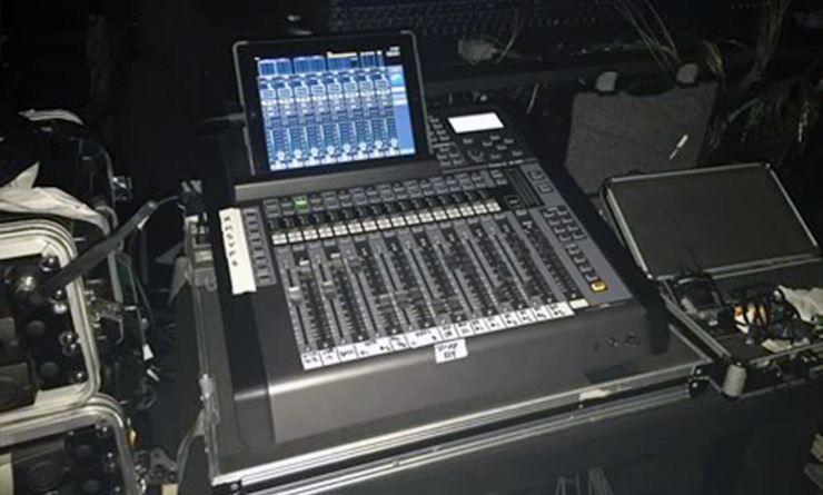 DRAGON FORCEのライブで活躍するローランドV-Mixer M-200i