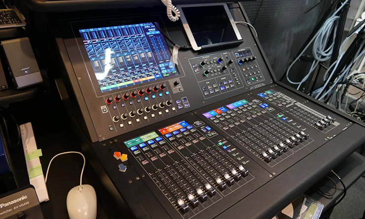 Roland Pro A V Solutions 導入事例 製品カテゴリー別 オーディオ マネーマーケット 情報の実況中継番組を配信 株式会社ストックボイス