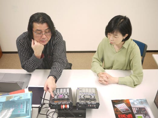 Roland - ローランドの楽屋にて：SP-404開発秘話